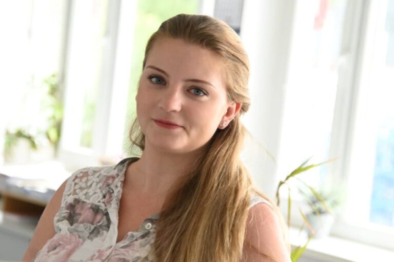 Vertriebsmitarbeiterin Seefracht